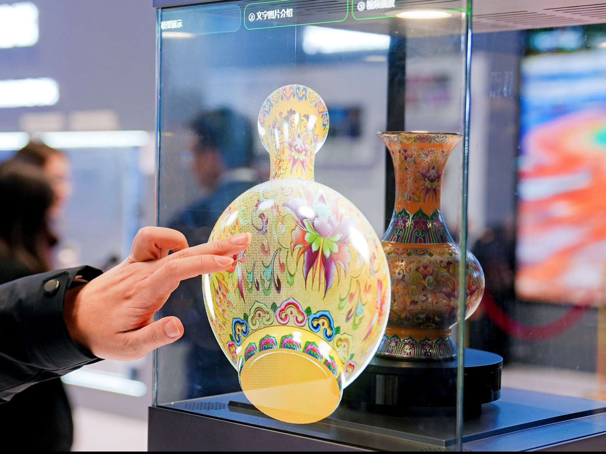 辰显19寸MicroLED透明屏